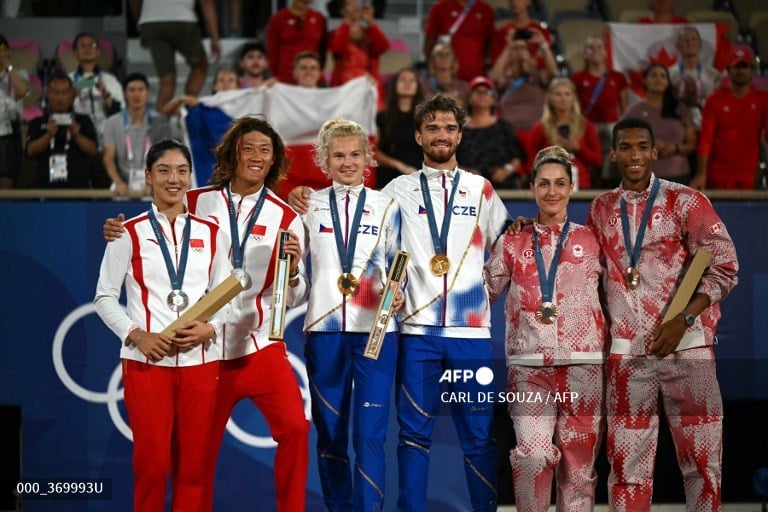 Love match? Czech pair win Olympic mixed tennis gold